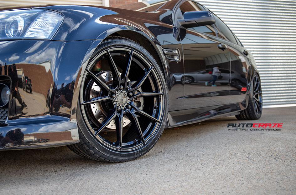 HOLDEN-COMMODORE-VENOM-GLOSS-BLACK